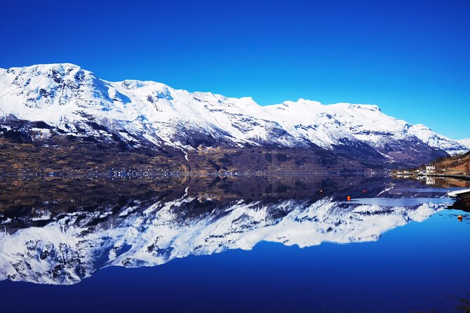 1Day Tour from Bergen to Flåm, Nærøyfjord Cruise & Stegastein - Flåm offers a scenic base, not just a photo stop