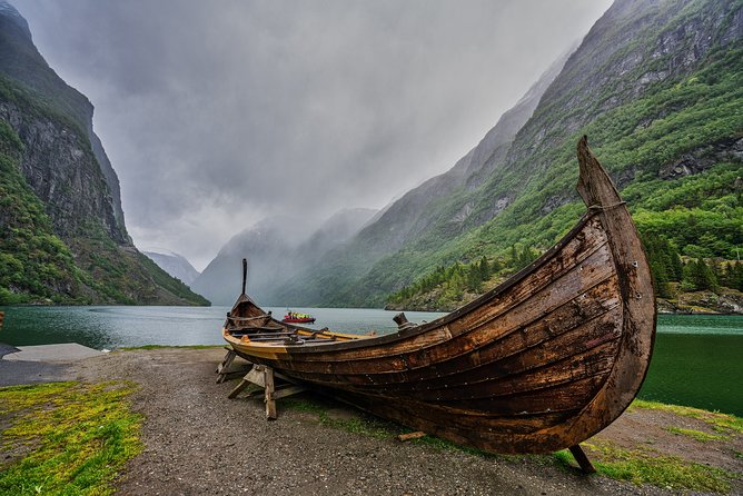 2-Day Round Trip from Bergen: THE GRAND SOGNEFJORD – fjords, waterfalls, glacier - Day 2: Urnes and the road to the glacier