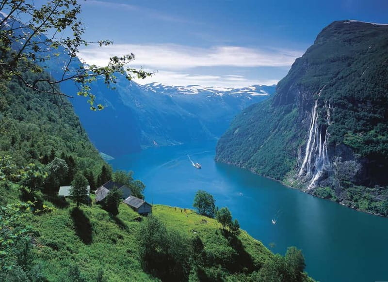 Ålesund: Geirangerfjord Scenic Cruise & Village Visit - Storfjorden: the quiet beginning