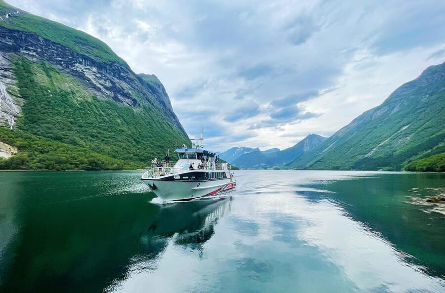 Ålesund-Trandal fjord tour with 3 hours stop at Trandal - Who will enjoy this fjord trip most?