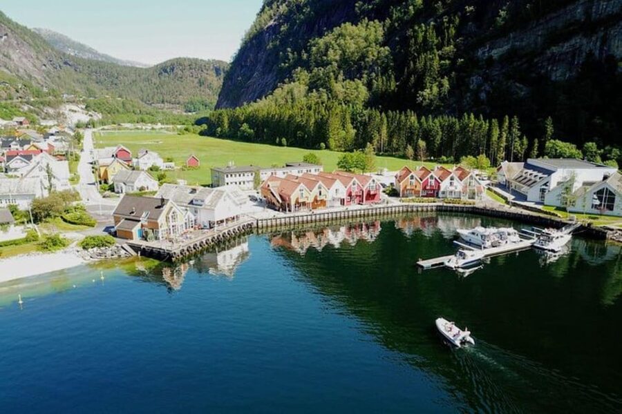 Bergen: Bergen Fjord by Zodiac or Pontoon Boat - Clothing, weather, and the small-boat tradeoff