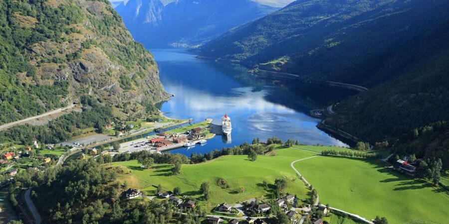 Bergen: Hardangerfjord, Voss Gondola & 3 Great Waterfalls - Skjervsfossen: The First Waterfall Stop