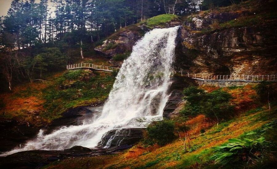 Bergen: Hardangerfjord, Voss Gondola & 3 Great Waterfalls - What the Long Road Sections Feel Like