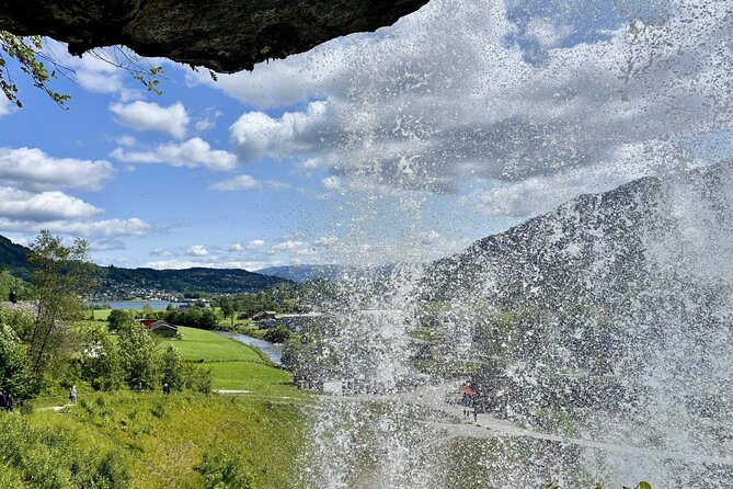 Bergen: Hardangerfjord, Waterfalls, Culture & Apple pie - Fossen Bratte is the most dramatic waterfall stop