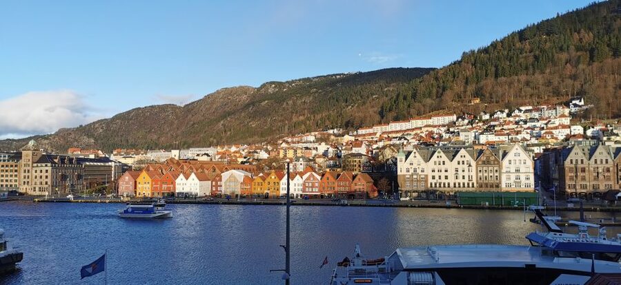 Bergen: Mostraumen Fjord Cruise, Mt Fløyen, City Sightseeing - Taking the boat toward Mostraumen