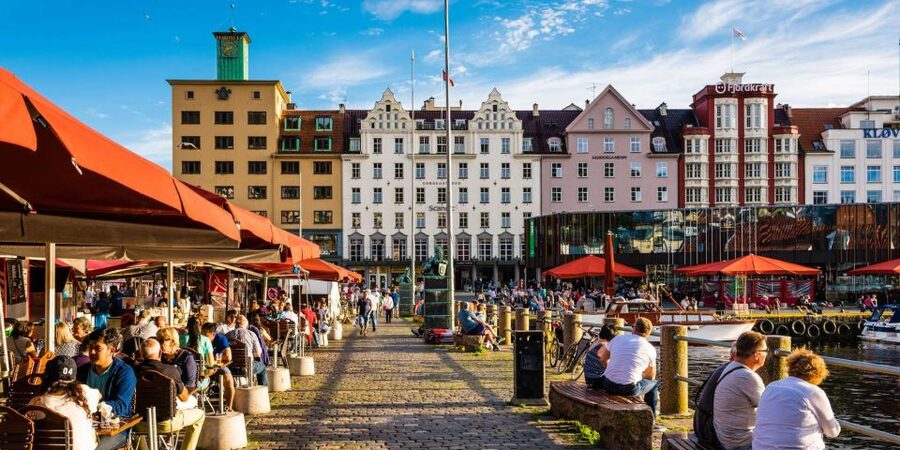 Bergen: Mostraumen Fjord Cruise, Mt Fløyen, City Sightseeing - Who should choose this experience?