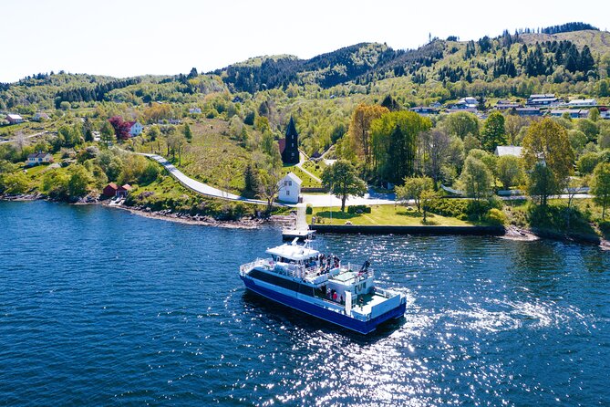 Bergen: Mostraumen Fjord Cruise with Local Guide - Homemade waffles are a small but welcome extra