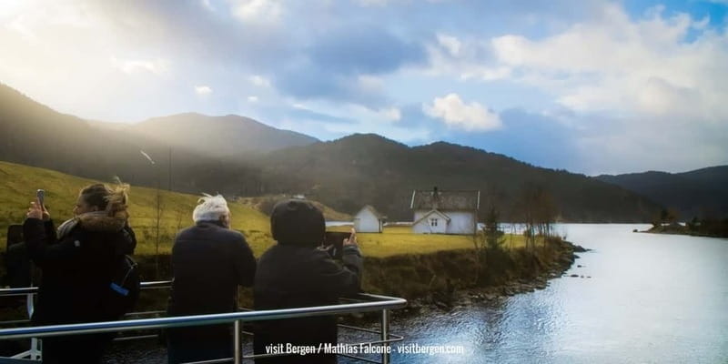 Bergen: Mostraumen Fjord Cruise - with Local Tour Guides - Entering the 27-kilometer Osterfjord