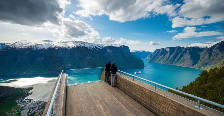 Bergen: Nærøyfjorden, Flåm, and Stegastein Guided Bus Tour - Nærøyfjord by battery-powered boat