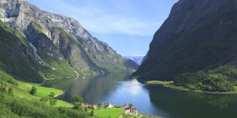 Bergen: Private Day Tour, Nærøyfjord Cruise and Flåm Railway - The Nærøyfjord cruise is the day’s centerpiece