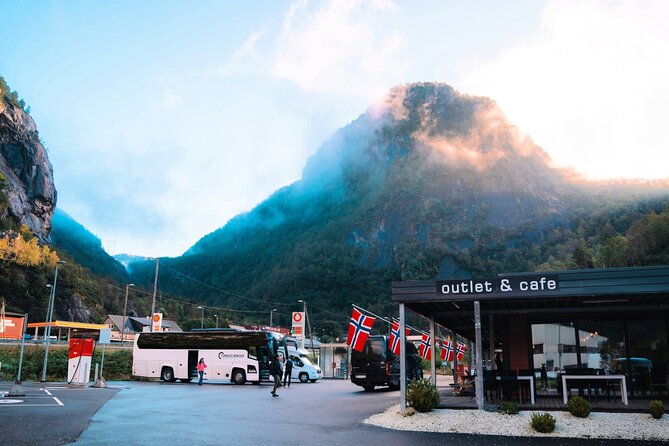 Bergen: UNESCO Fjord Cruise, Flåm & Stegastein - Incl. Lunch - The Two-Hour Nærøyfjord Cruise