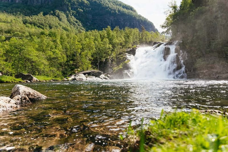 Bergen: Waterfalls of Hardangerfjord Shore Excursion - Steinsdalsfossen gives you the signature moment