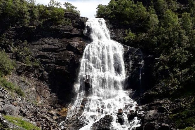 Bride's Veil and Steinsdalsfossen waterfalls with sceneries of Hardanger Fjord - Bergenhus Fortress links the harbor to Norway’s kings