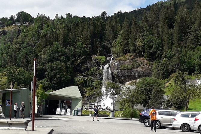 Bride's Veil and Steinsdalsfossen waterfalls with sceneries of Hardanger Fjord - The road to Bride’s Veil is part of the attraction