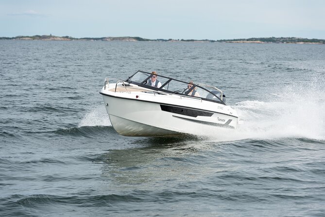 Exclusive Private Cruises on the Oslo Fjord - Hovedøya, Dyna Lighthouse, and Oslo’s island belt