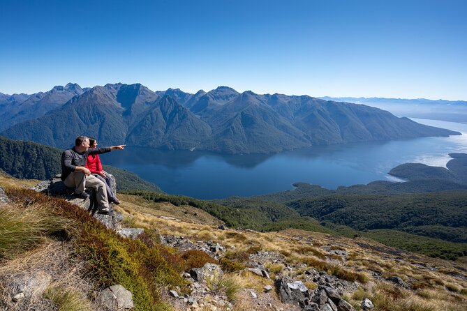 Fiordland Heli-hike from Te Anau - Flying over the Hidden Lakes and Main Divide