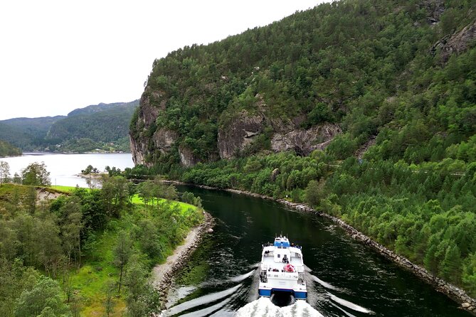 Fjord Cruise from Bergen through Mostraumen - Indoor comfort, outdoor views, and the cold-weather choice