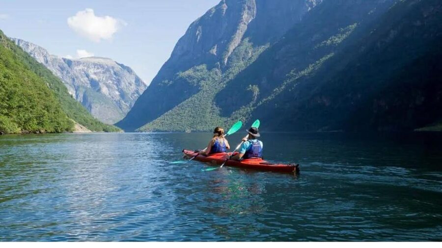Fjord kayak - Hardangerfjord, Granvin - On the water for a full five hours
