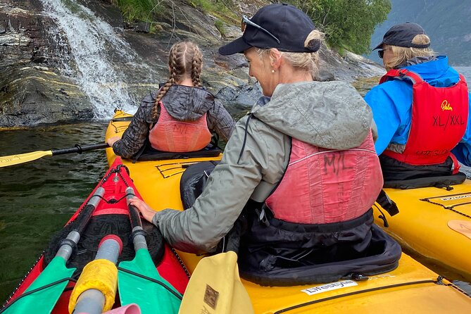 Fjord paddle in Hellesylt - Half Day Kayaking Tour - Starting beside the camping place in Hellesylt