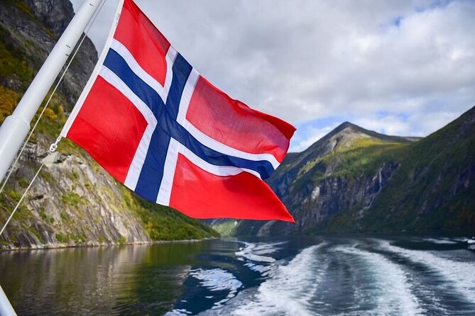 Fjord Sightseeing Tour by Boat in Geiranger - Boarding in central Geiranger