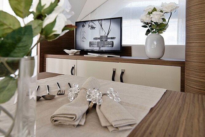 Fjordcruise - Luxury Yacht Arctic Queen - Food, fishing, and the value of the price