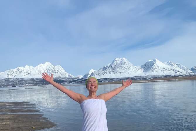 Fjords and Alps Snowshoe Tour in Lyngen Alps - A Sami camp and a longer Arctic pause