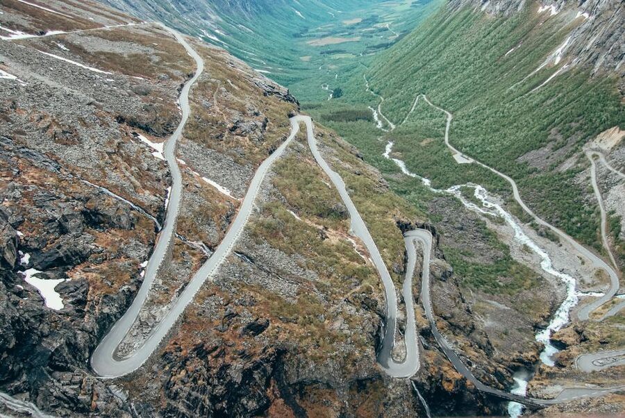 From Ålesund: Trollstigen Sightseeing Village & Fjord Tour - The guides make a real difference