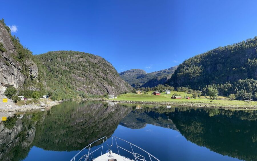 From Bergen: Modalen Private Fjord Cruise with Waterfalls - Leaving Bergen from Strandkaien
