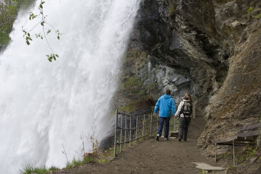 From Bergen: Private Trip to Hardangerfjord - Seeing Hardangerfjord from the road