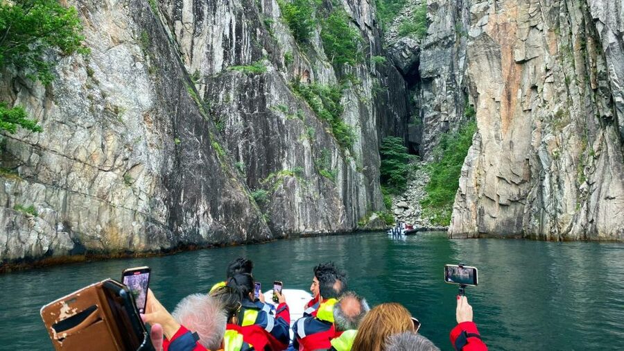 From Stavanger: Lysefjorden & Pulpit Rock RIB Boat Tour - The return run to Stavanger