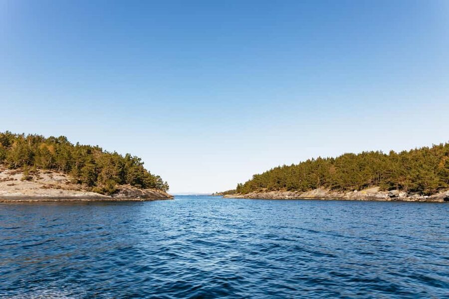 From Stavanger: Lysefjorden & Pulpit Rock RIB Boat Tour - The first 30 minutes: opening the throttle
