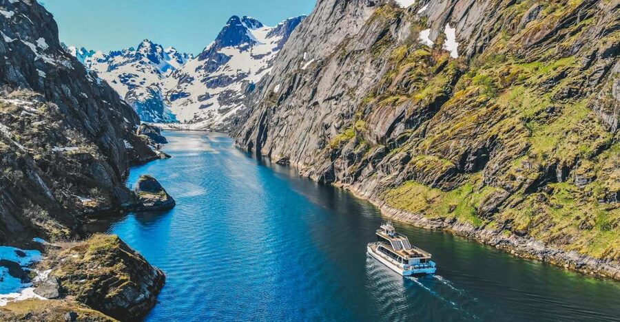 From Svolvær: Lofoten Islands Silent Trollfjord Cruise - Why the silent boat changes the experience