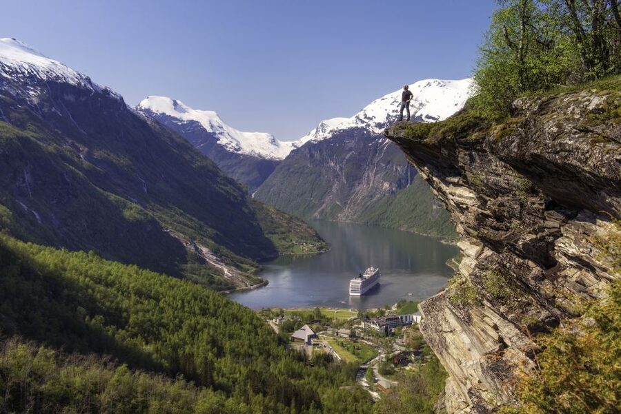 Geiranger: Dalsnibba, Flydalsjuvet, Eagle Bend & Fjords Tour - Why this Geiranger tour works so well in a short visit
