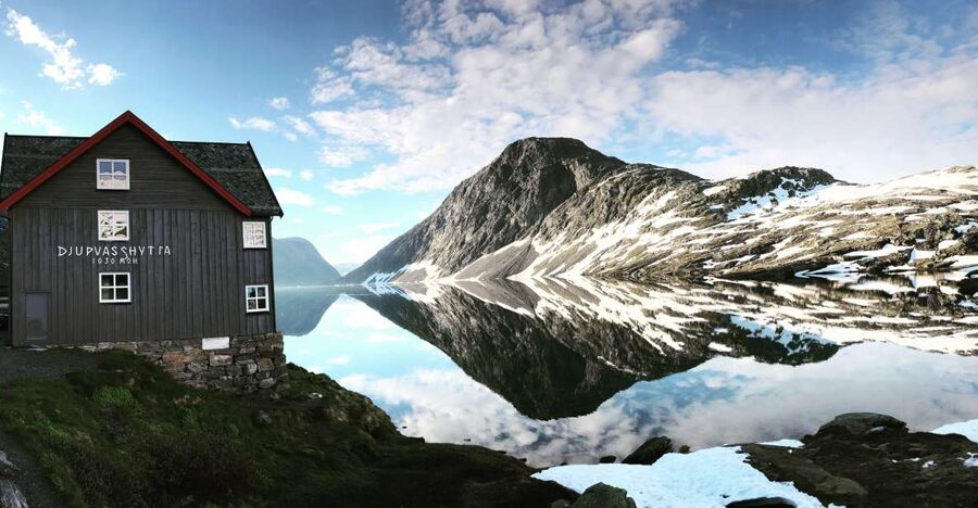 Geiranger: Dalsnibba, Flydalsjuvet, Eagle Bend & Fjords Tour - Flydalsjuvet gives you the classic Geiranger view