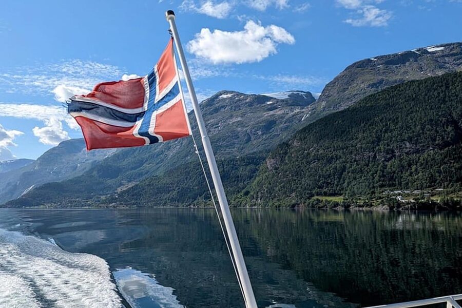 Geiranger Fjord Boat Tour with Waterfall Tasting - Why the one-hour length matters