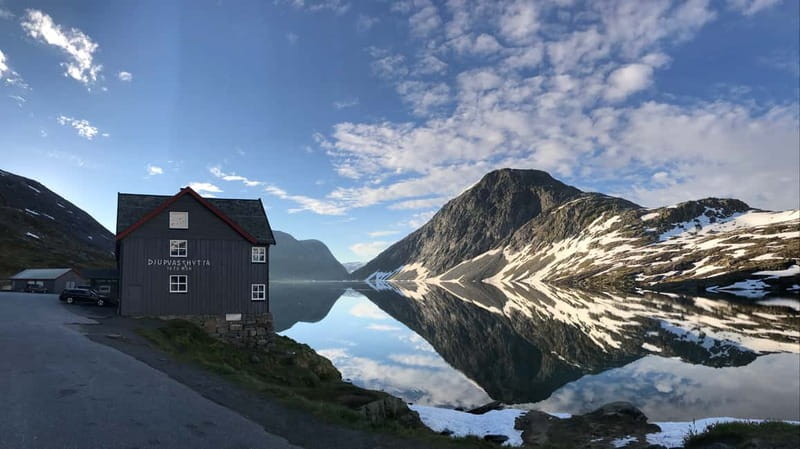 Geiranger Fjord: Downhill Self-Guided Bike Tour - The downhill road and what it really feels like