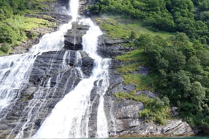 Geiranger Fjord Tour with Waterfall Tasting - Who should book this experience?