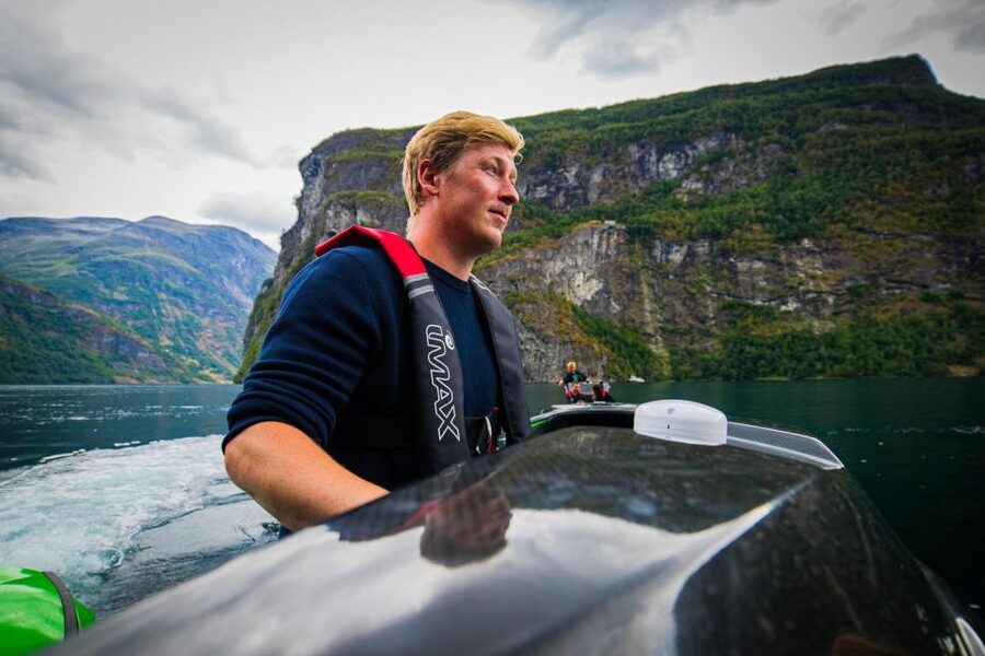 Geiranger: Guided Geirangerfjord Boat Tour - De Syv Søstre and the waterfall spray