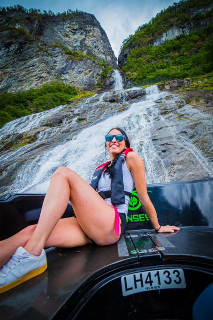 Geiranger: Guided Geirangerfjord Boat Tour - Friaren, Brudesløret, and the details larger boats miss