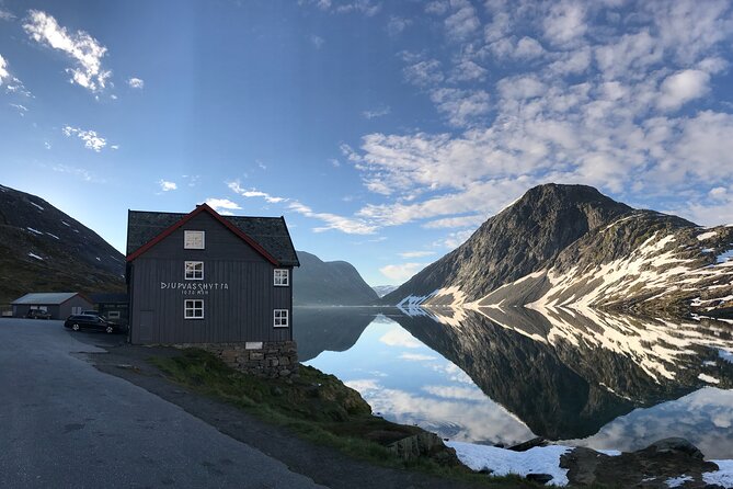 Geiranger: Sky to Fjord Downhill Biking Adventure - Knuten and the road toward Flydalsjuvet