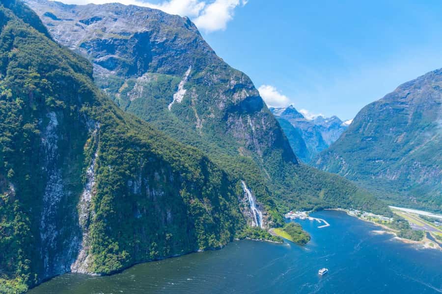Glenorchy Helicopter Tour | Alpine Lakes & Fiordland - Why Start in Glenorchy?