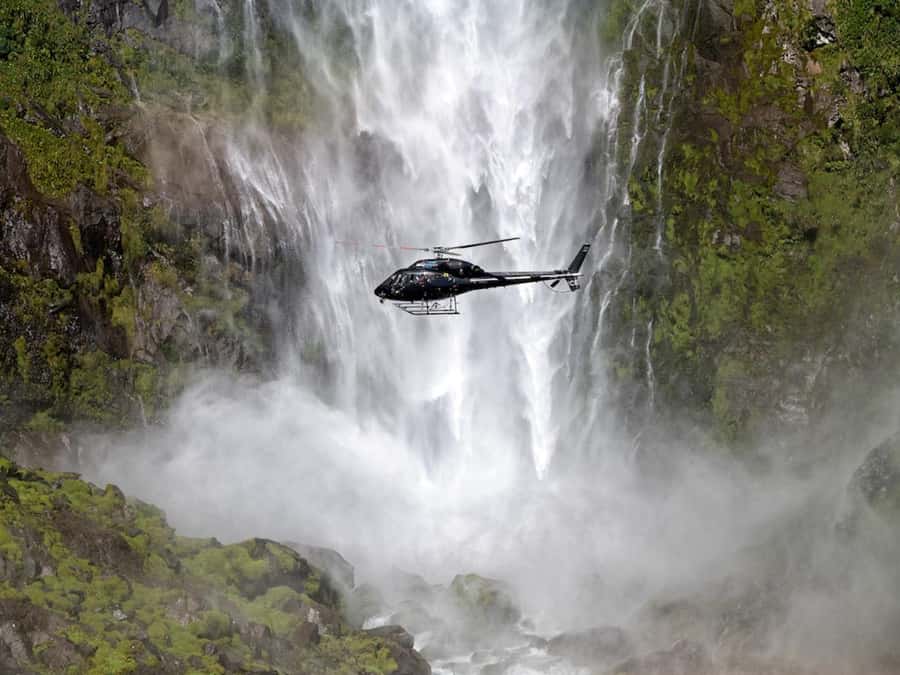 Glenorchy Helicopter Tour | Alpine Lakes & Fiordland - Sutherland Falls and the Milford Track