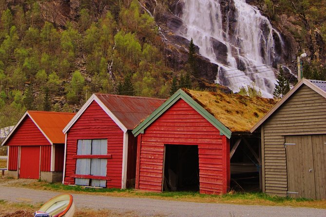 GUIDED TOUR: Secrets of the Fjords - the Osterfjord and Mo, 6.5 hours - Skipshelleren and the oldest-feeling stop on the route