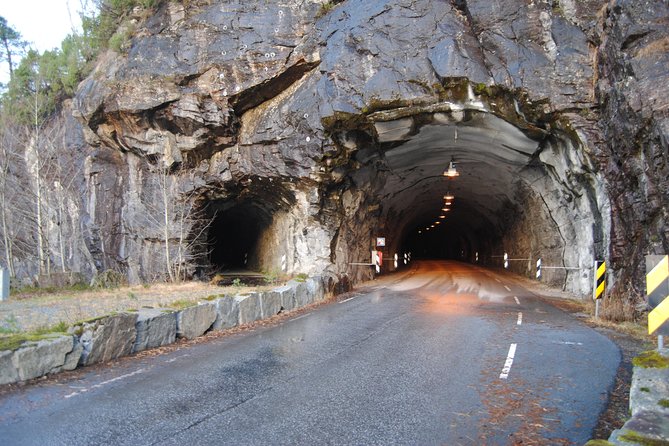 GUIDED TOUR: Secrets of the Fjords - the Osterfjord and Mo, 6.5 hours - Hesjedalsfossen, an offbeat waterfall stop