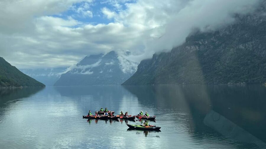 Hellesylt: Beginner-Friendly Fjord Kayaking Experience - Following the Hellesylt shoreline