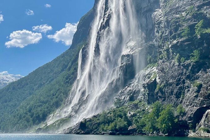 Hellesylt Sightseeing Boat Geirangerfjord - The practical drawbacks to plan around