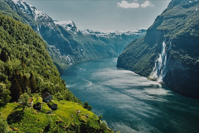 Hellesylt Sightseeing Boat Geirangerfjord - A comfortable catamaran for a wet Norwegian day