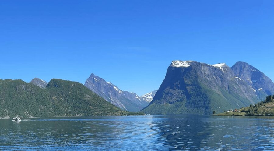 Hjørundfjord Fjord Cruise Afternoon Rountrip from Ålesund - Trandal, Sæbø, and Urke along the route