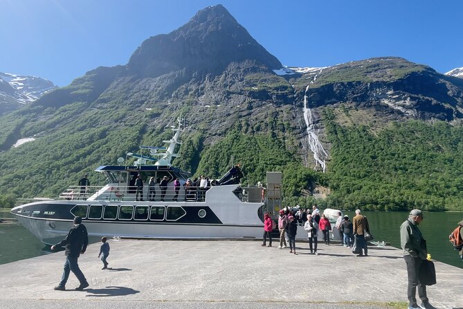 Hjørundfjord Fjord Tour Roundtrip from Ålesund - What the lack of commentary means
