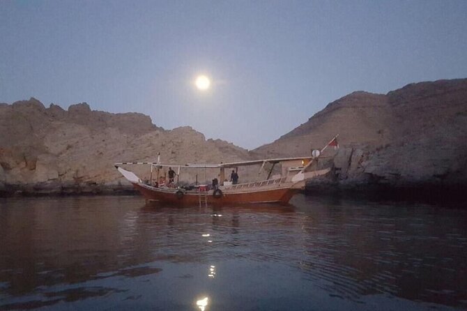 Khasab Dhow Cruise To Musandam Fjords With Lunch Onboard - Why this Khasab dhow cruise works so well